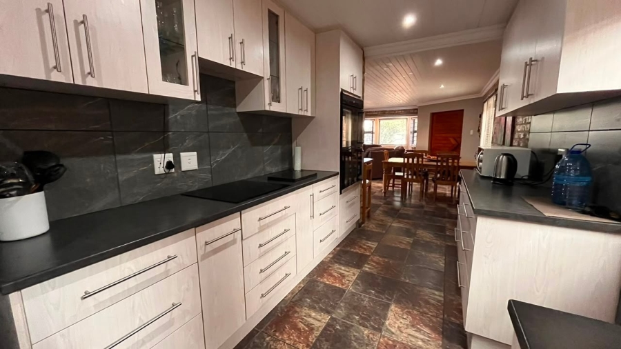 4 Bedroom Property for Sale in Kleinmond Western Cape